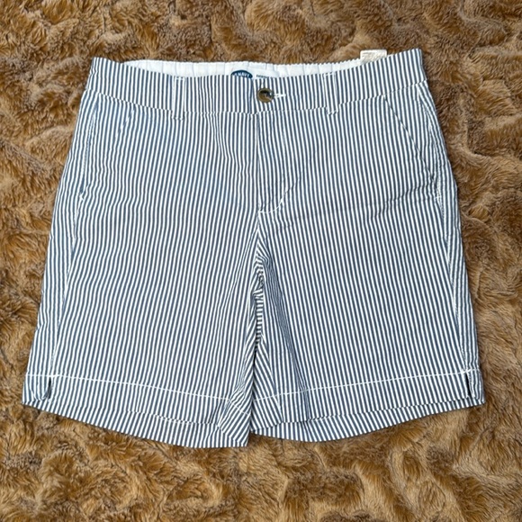 Old Navy Pants - Old Navy Mid-Rise Classic Blue Striped Women's Shorts size 6